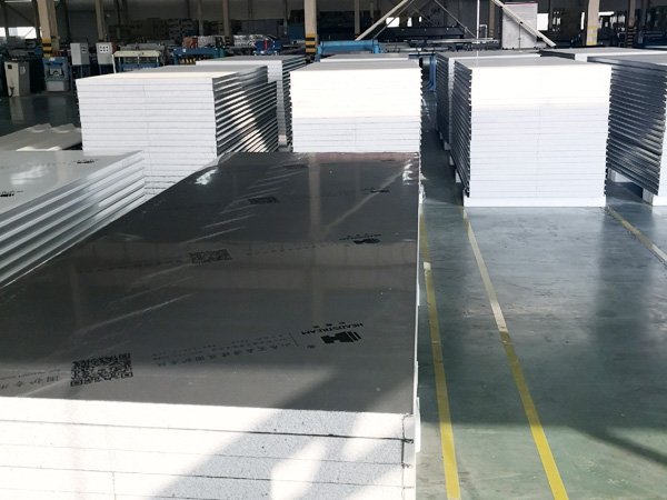 復(fù)合板生產(chǎn)車間